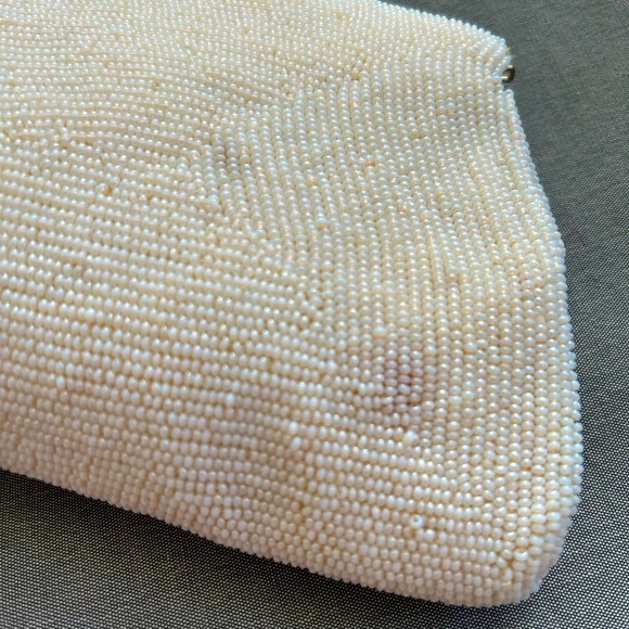 Adorable 1960s Vintage White Beaded Clutch Purse. Great Condition EUC - Picture 6 of 8
